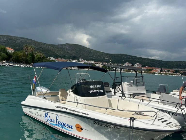 Motorbåt  för uthyrning Poljica till det bästa priset 