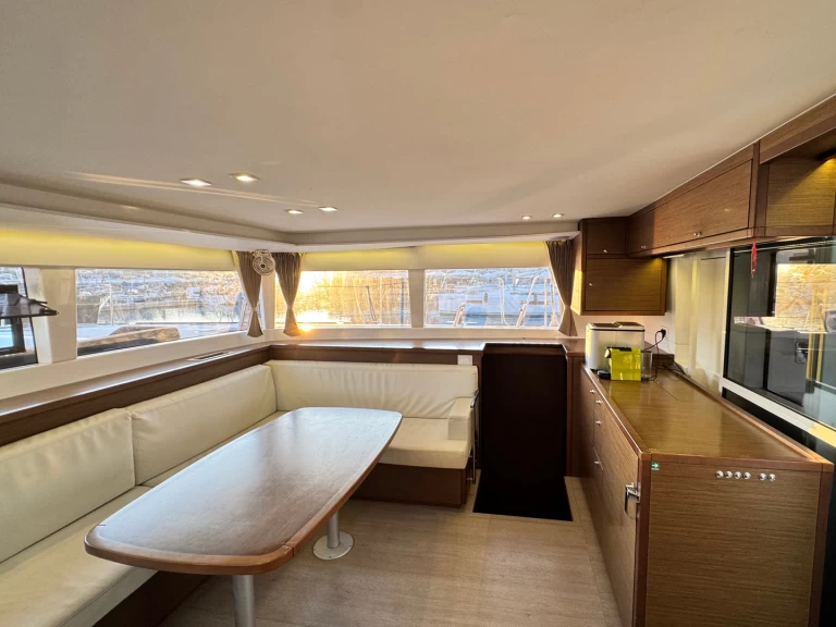 Katamaran  för uthyrning Nikiána till det bästa priset 