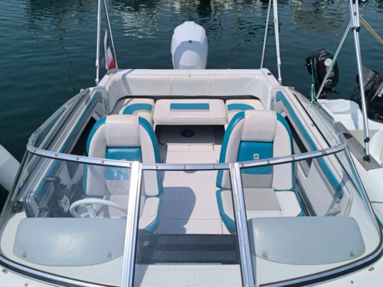 Uthyrning Motorbåt  i Saint Raphael - Four Winns Sundowner 195