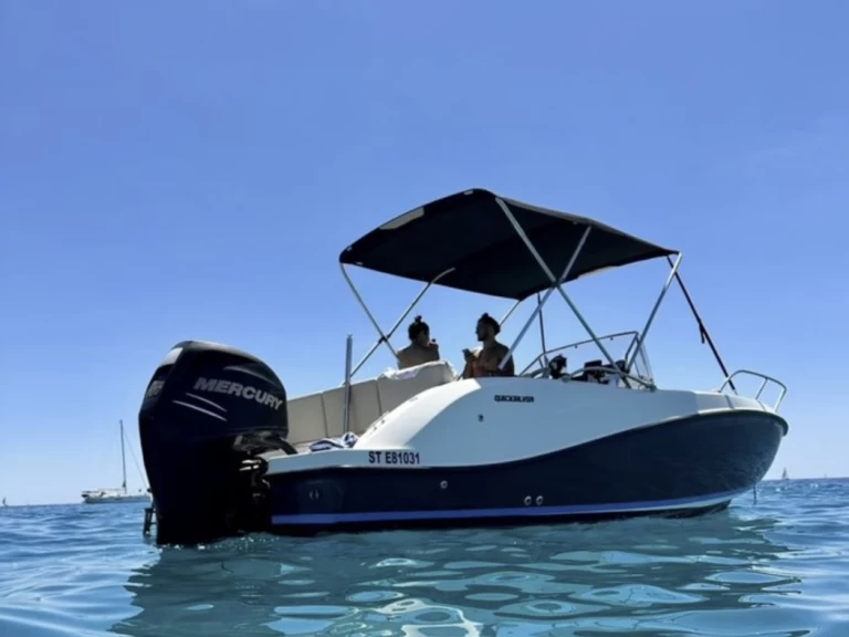 Båtuthyrning Zodiac Medline 650 i Port Fréjus på Samboat 