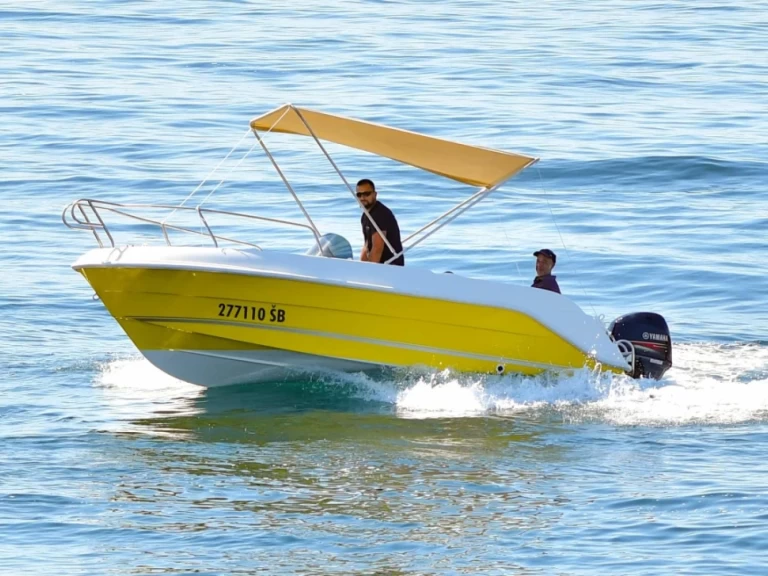 Hyra Motorbåt  med eller utan skeppare Marinello Hvar 