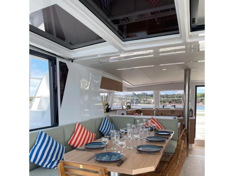 Hyra Katamaran  med eller utan skeppare Bali Bas du Fort 