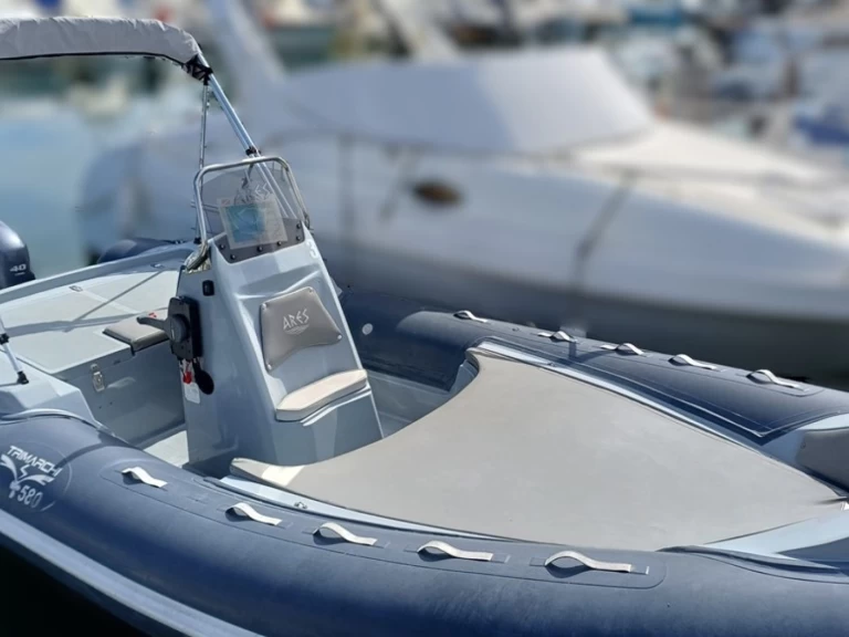 Trimarchi Trimarchi 580 charter bareboat eller skeppad i Alghero