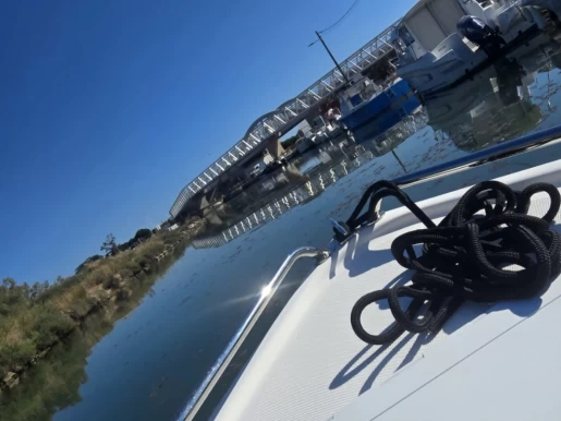 NAVALPLASTICA lancia 450 charter bareboat eller skeppad i Carnon-Plage