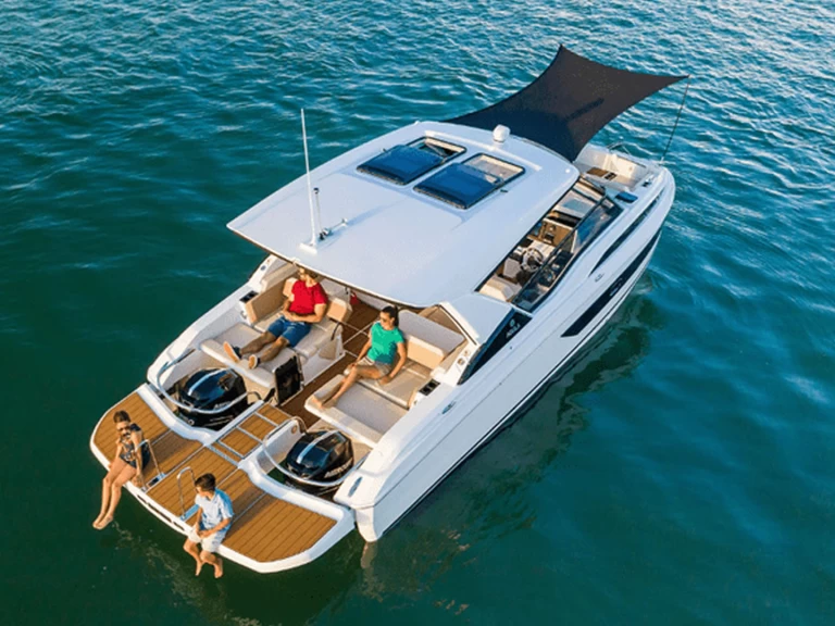 Uthyrning Motorbåt  Aquila med en båtlicens 