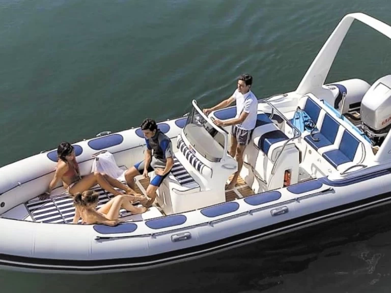 Hyra Motorbåt  med eller utan skeppare Valiant Arzon 