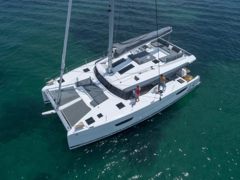 Uthyrning Katamaran  Fountaine Pajot med en båtlicens 