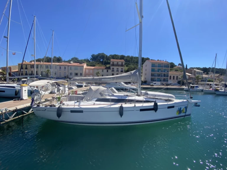 Dehler Dehler 38 charter bareboat eller skeppad i Punat