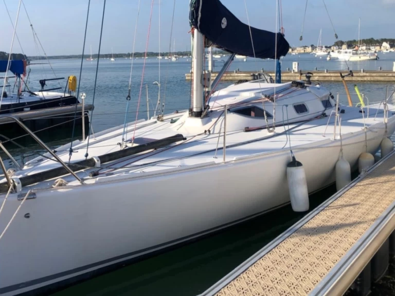 Hyra Segelbåt  med eller utan skeppare Pogo Structures Loctudy 