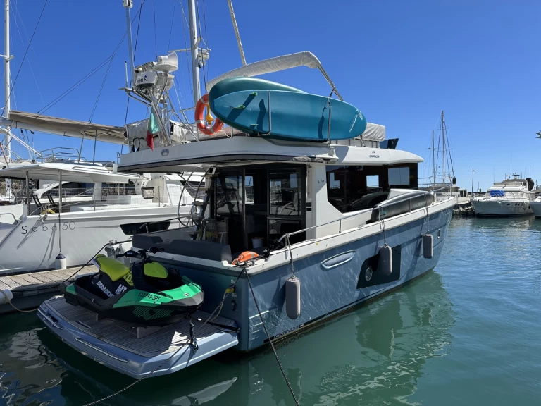 Uthyrning Motorbåt  Cranchi med en båtlicens 