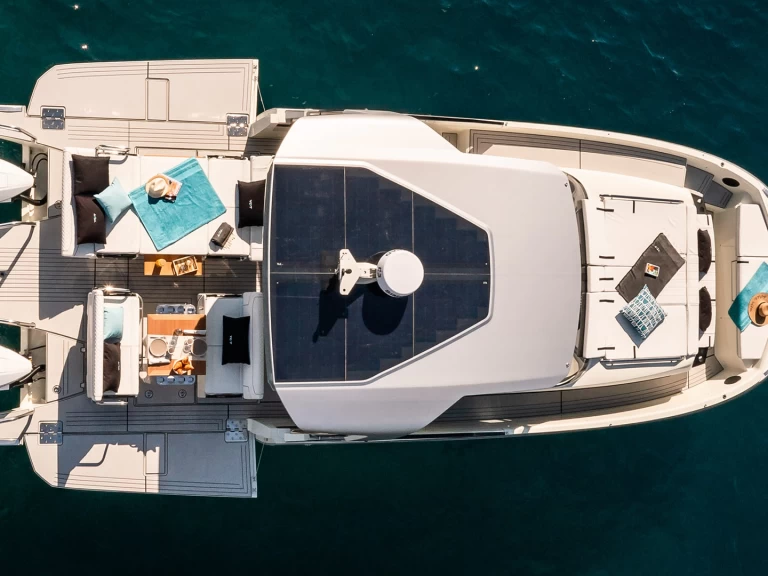 Uthyrning Motorbåt  YOT med en båtlicens 