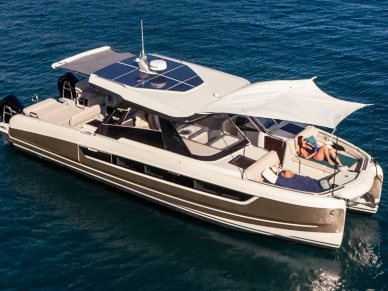 Hyra Motorbåt  med eller utan skeppare YOT Saint Raphael 