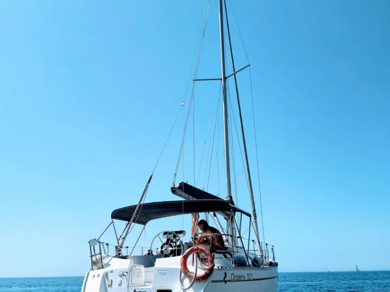 Yacht charter Cagliari billig Oceanis 321