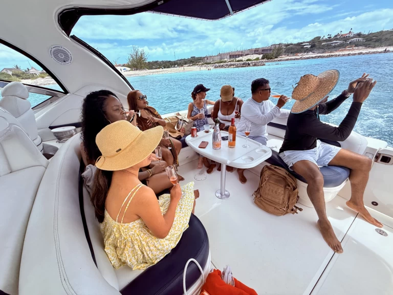 Båtuthyrning Sea Ray SUNDANCER 420 i Turks Islands på Samboat 