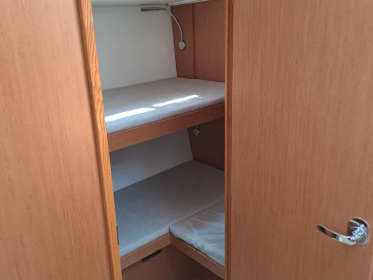 Hyra Segelbåt  med eller utan skeppare Bavaria Sývota 