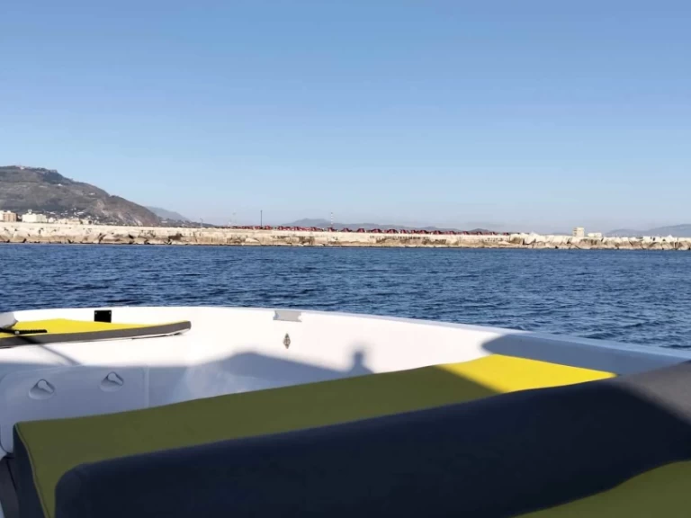 Uthyrning Motorbåt   med en båtlicens 