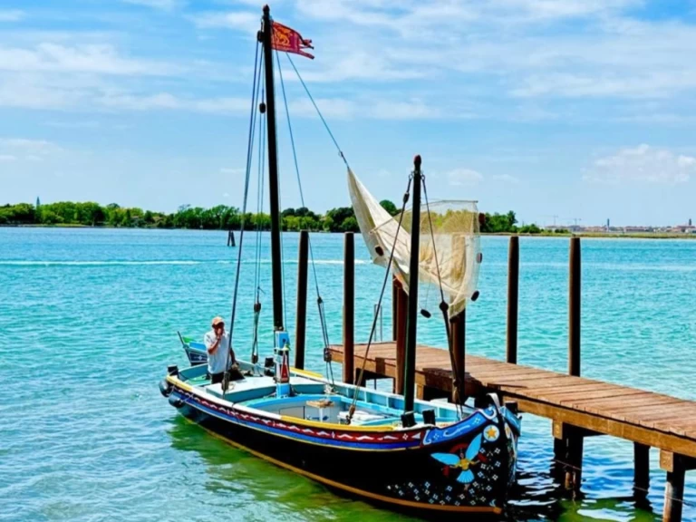 Hyr en Amadi Bragozzo Venice 