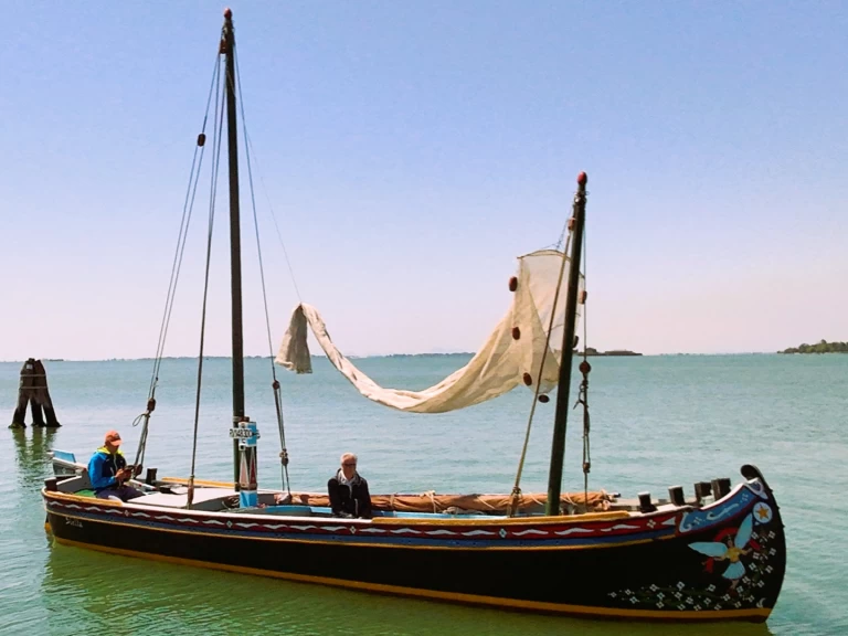 Uthyrning Motorbåt  Amadi med en båtlicens 