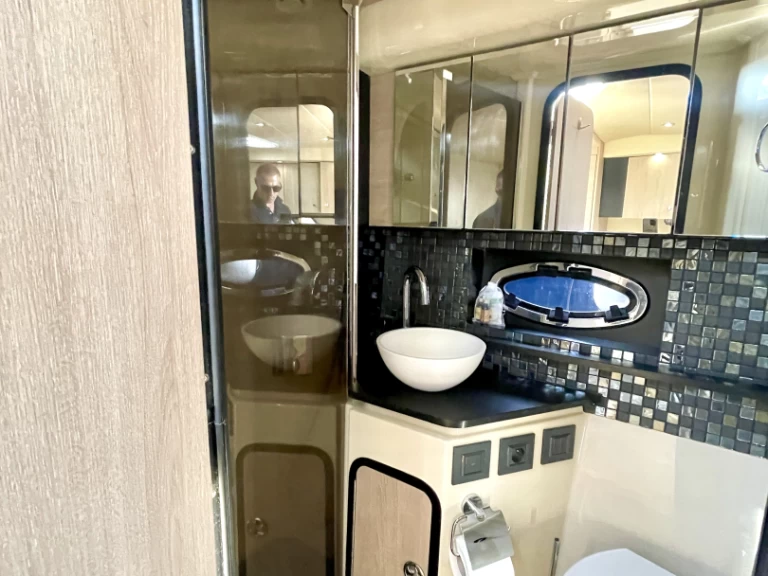 Hyra Lyx yacht med eller utan skeppare Cruisers Hyeres 