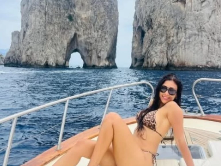 Hyra Motorbåt  med eller utan skeppare Fratelli Aprea Capri 