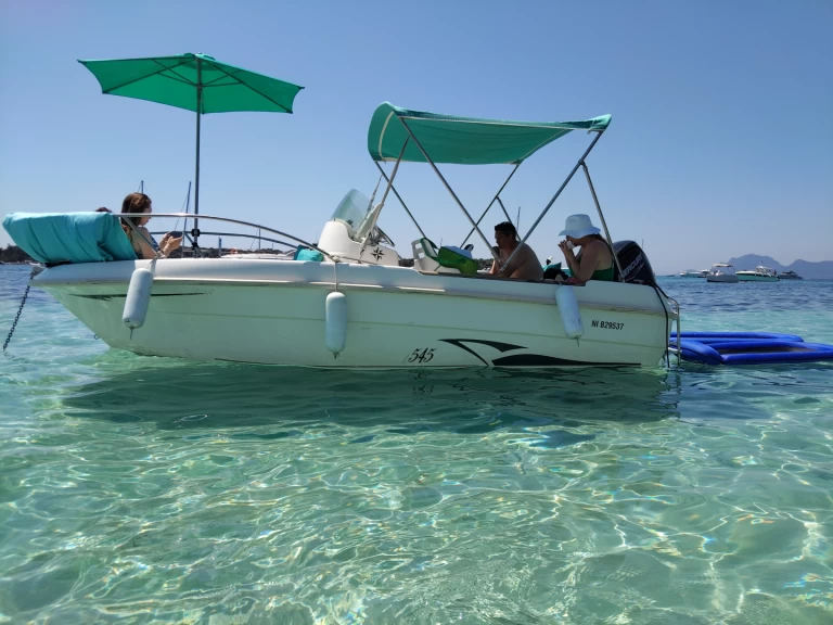 Jeanneau Cap Camarat 545 charter bareboat eller skeppad i Cannes