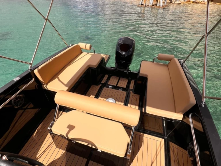 Yacht charter Santa Eularia des Riu billig Nuva M6