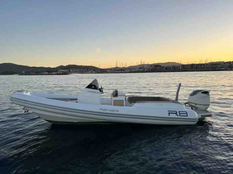 Renier Renier R8 Tourer charter bareboat eller skeppad i Palermo