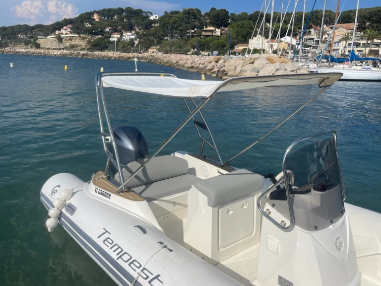 Båtuthyrning Capelli Tempest 650 i La Madrague på Samboat 