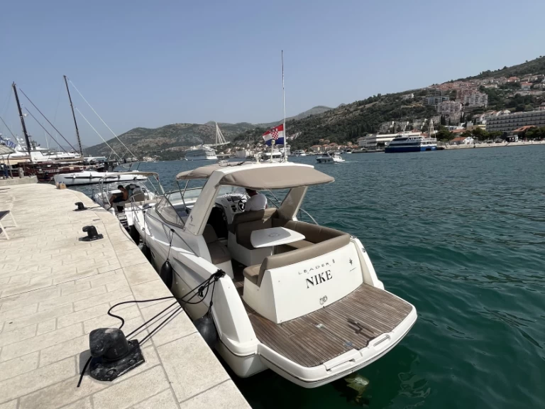 Jeanneau Leader 8 charter bareboat eller skeppad i Dubrovnik