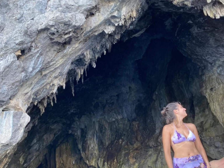 Uthyrning Motorbåt  Apreamare med en båtlicens 