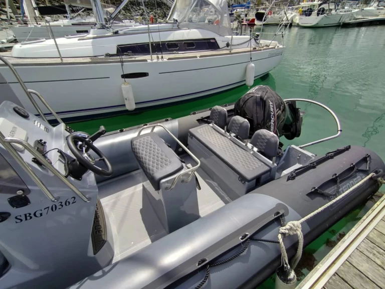 Båtuthyrning 3D Tender 3D Tender 600 Patrol i Saint-Quay-Portrieux på Samboat 