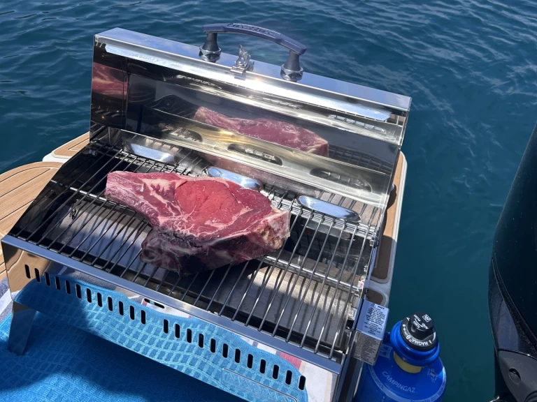 Yacht charter Toulon billig Activ 755 Sundeck