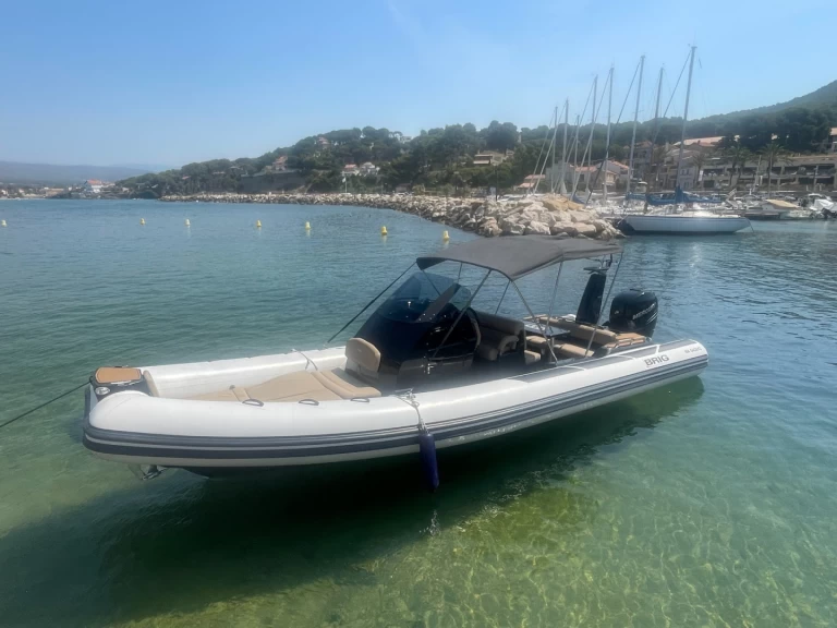 Brig Eagle 8 charter bareboat eller skeppad i La Madrague