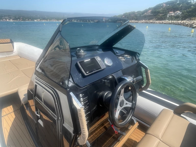 Hyr en Brig Eagle 8 La Madrague 