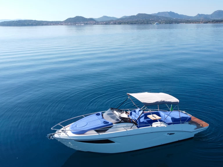 Yacht charter Porto Cervo billig Endurance 30