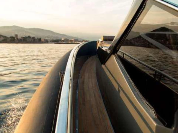 Sacs REBEL 47 charter bareboat eller skeppad i Cannes