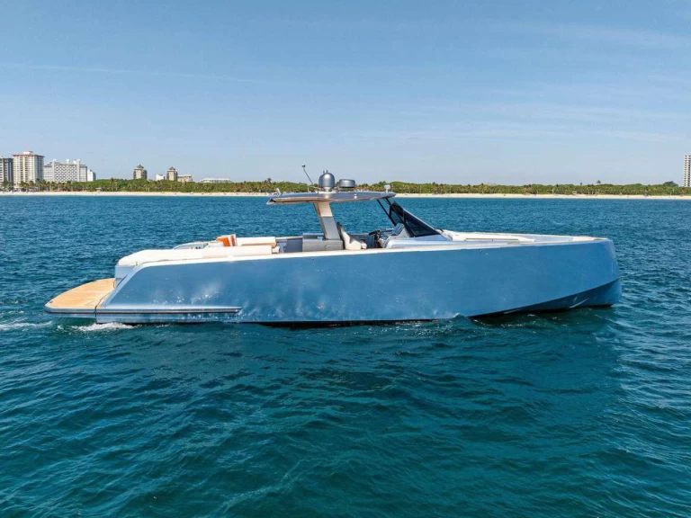 Hyra Motorbåt  med eller utan skeppare Pardo Yachts Cannes 