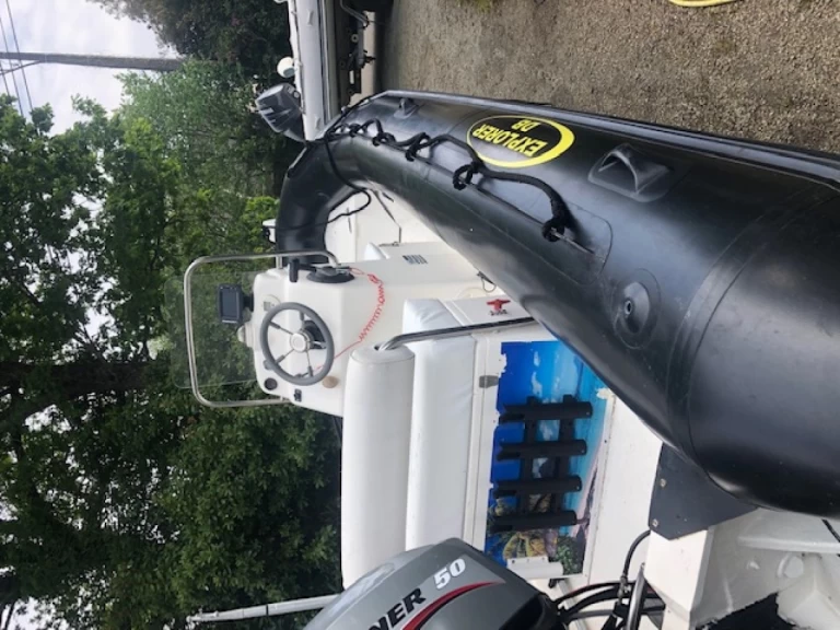 Uthyrning RIB Bombard med en båtlicens 