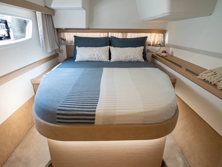 Hyra Katamaran  med eller utan skeppare Fountaine Pajot Villeneuve-Loubet 