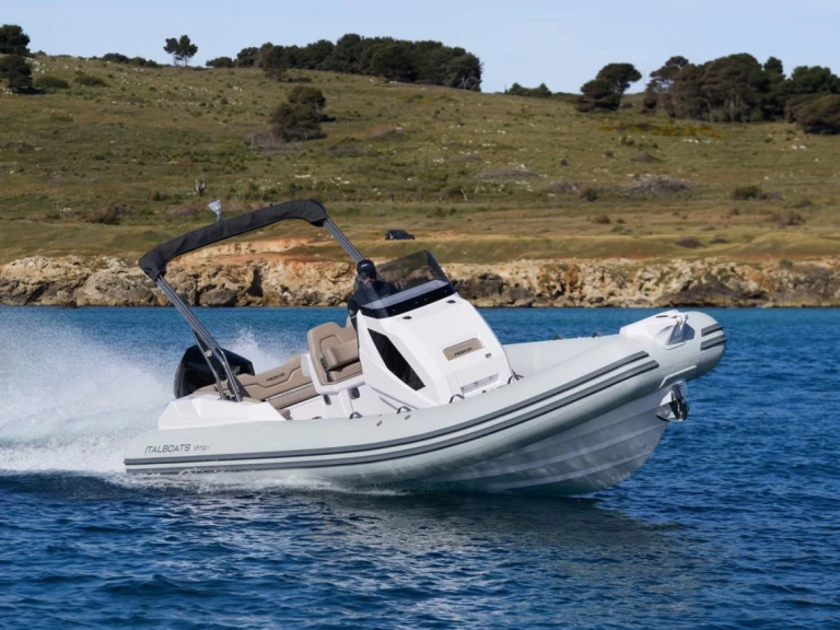  Italboats Predator 700 charter bareboat eller skeppad i Pula 