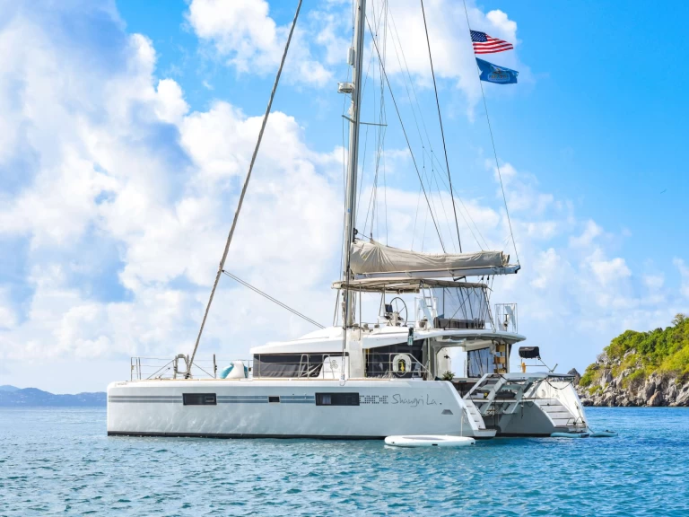 Hyra Lyx yacht med eller utan skeppare Lagoon Brittiska Jungfruöarna 