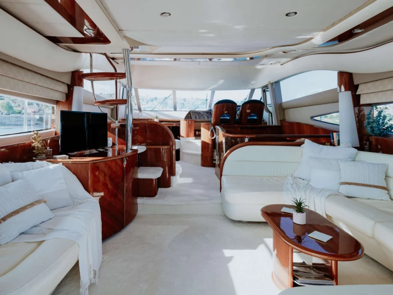 Hyra Lyx yacht med eller utan skeppare Princess, UK Aten 