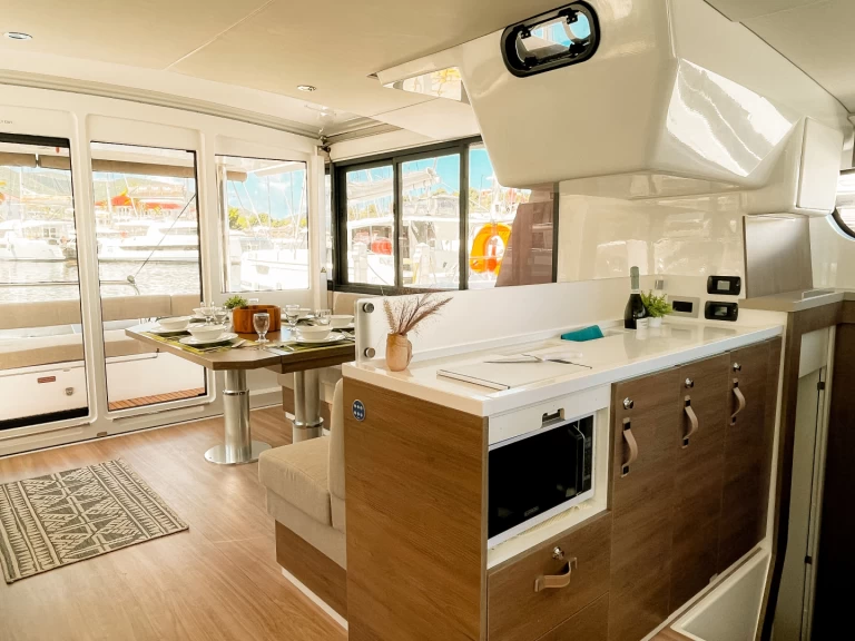 Hyra Katamaran  med eller utan skeppare Bali Parham Town 