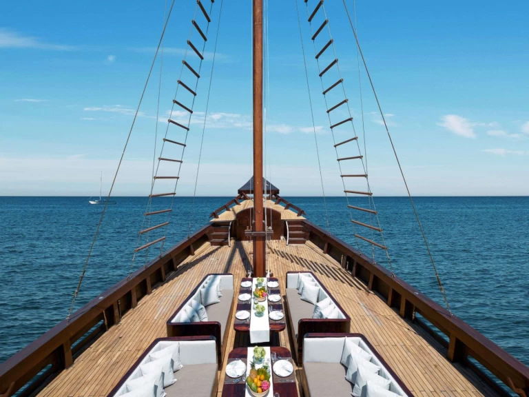 Yacht charter Labuan Bajo billig Samsara Samudra