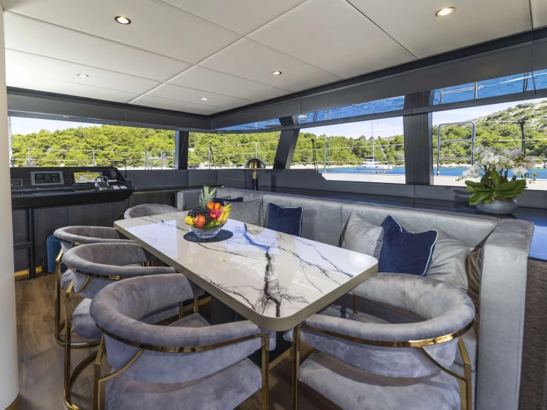 Sunreef Sunreef 60 (23) charter bareboat eller skeppad i Dubrovnik