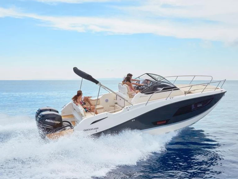 Uthyrning Motorbåt  Quicksilver med en båtlicens 