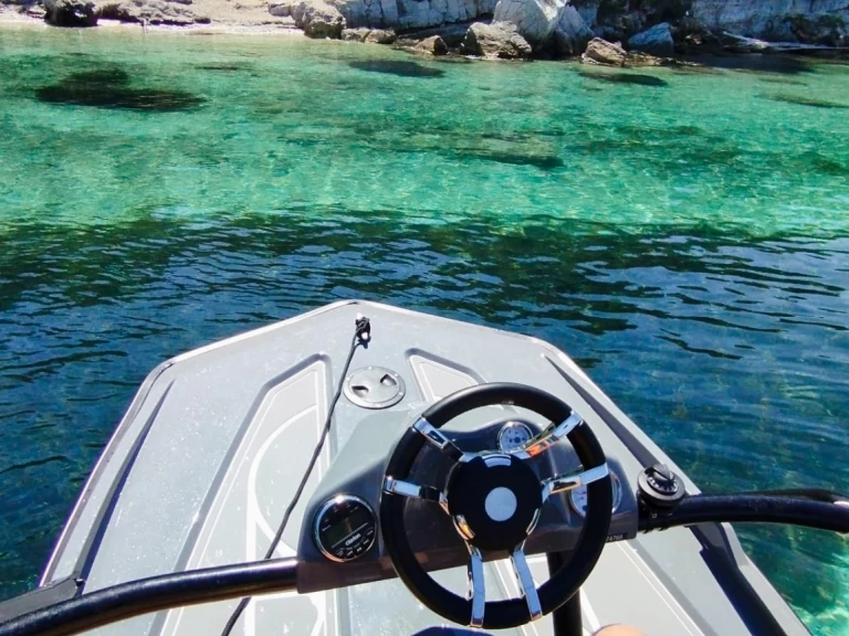 Yacht charter Golfe-Juan billig Awash 370