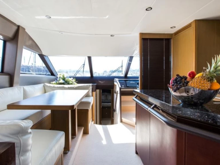 Båtuthyrning Princess Princess 64 Fly i Beaulieu-sur-Mer på Samboat 