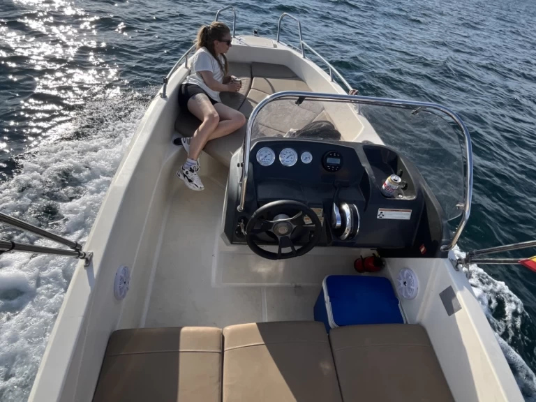 Quicksilver Activ 455 Open charter bareboat eller skeppad i Palma de Mallorca