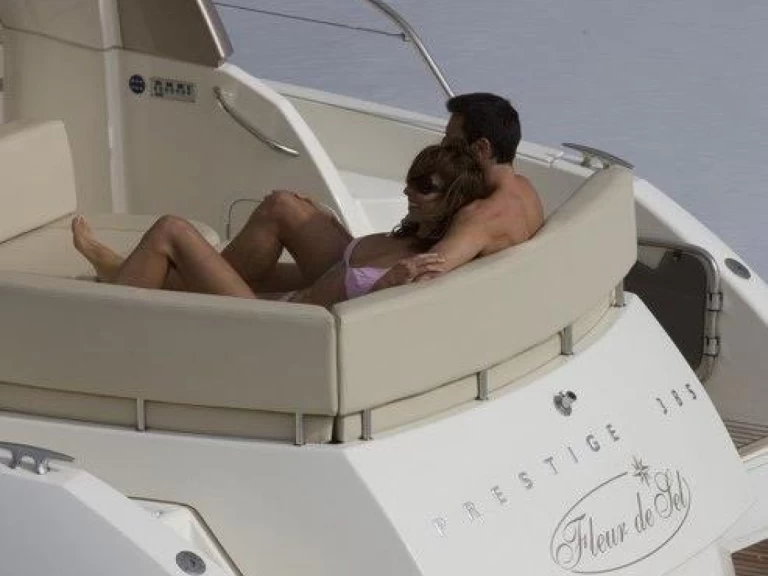 Hyra Motorbåt  med eller utan skeppare Prestige Juan-les-Pins 